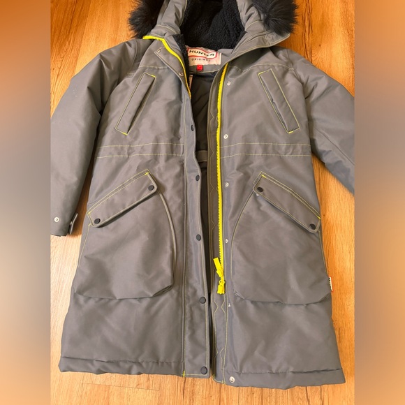 NWT Hunter Original insulated parka with removable faux fur hood - Picture 3 of 8